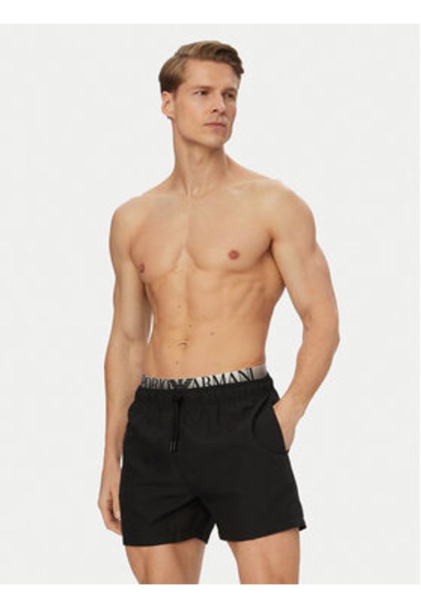 Emporio Armani Szorty sportowe EM000686 AF20432 UC001 Czarny Regular Fit. Kolor: czarny. Materiał: syntetyk. Styl: sportowy