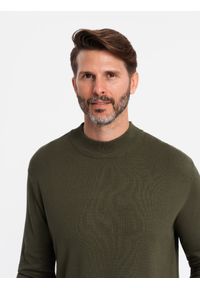 Ombre Clothing - Półgolf dzianinowy męski z wiskozą – ciemnooliwkowy V7 - Rozmiar: XL. Okazja: na co dzień. Kolor: kremowy. Materiał: wiskoza, dzianina. Wzór: gładki, jednolity. Styl: klasyczny, casual, elegancki #7