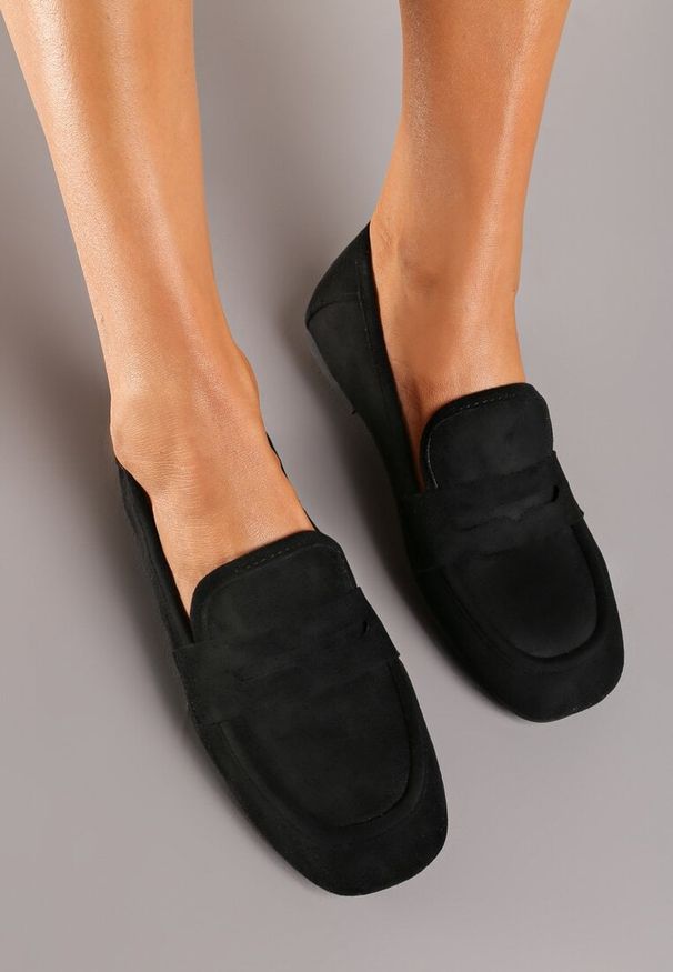 Born2be - Czarne Klasyczne Płaskie Mokasyny Wsuwane z Ozdobnym Paskiem Ianestia. Okazja: na co dzień. Zapięcie: bez zapięcia. Kolor: czarny. Materiał: jedwab, jeans. Styl: klasyczny