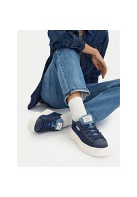 Sneakersy Guess Jeans. Kolor: niebieski #1