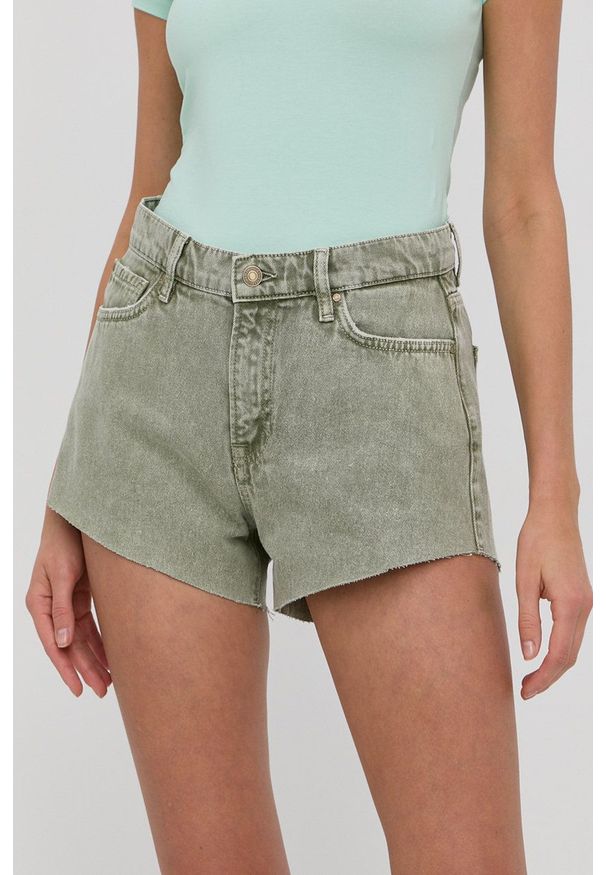 Guess szorty jeansowe damskie kolor zielony gładkie medium waist. Okazja: na co dzień. Kolor: zielony. Materiał: jeans. Wzór: gładki. Styl: casual