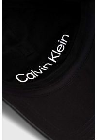 Calvin Klein czapka z daszkiem kolor czarny gładka. Kolor: czarny. Materiał: włókno, materiał. Wzór: gładki #2