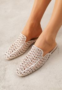 Renee - Beżowe Ażurowe Klapki Mule z Plecioną Cholewką Raguela. Kolor: beżowy. Materiał: jeans. Wzór: ażurowy #3