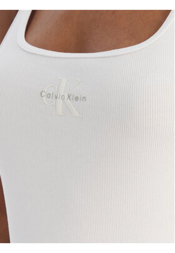 Calvin Klein Jeans Top Monologo Scoop Nk Rib LV047A804G Biały Slim Fit. Kolor: biały. Materiał: bawełna