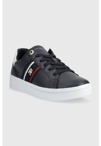 TOMMY HILFIGER - Tommy Hilfiger sneakersy skórzane CORP WEBBING SNEAKER kolor granatowy FW0FW07379. Nosek buta: okrągły. Zapięcie: sznurówki. Kolor: niebieski. Materiał: skóra #3