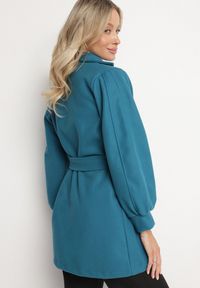 Born2be - Niebieski Płaszcz z Wiązanym Paskiem i Bufiastym Rękawem Imgrucu. Typ kołnierza: kołnierzyk stójkowy. Kolor: niebieski. Materiał: jeans, tkanina. Długość: długie. Sezon: jesień, wiosna #3