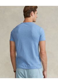 Ralph Lauren - RALPH LAUREN - Błękitny t-shirt z logo Custom Slim Fit. Typ kołnierza: polo. Kolor: niebieski. Materiał: bawełna, jersey. Długość rękawa: krótki rękaw. Wzór: haft. Styl: klasyczny