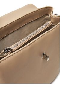 Calvin Klein Plecak Ck Flap Backpack With Conv Strap K60K613038 Beżowy. Kolor: beżowy. Materiał: skóra #3