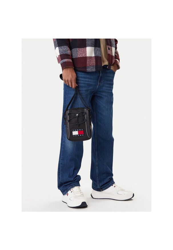 Saszetka Tommy Jeans. Kolor: czarny