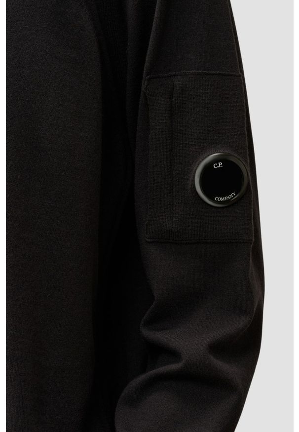 C.P. Company - C.P. COMPANY Czarny męski sweter Crew Neck, Rozmiar XL. Kolor: czarny. Materiał: poliester, wełna, materiał
