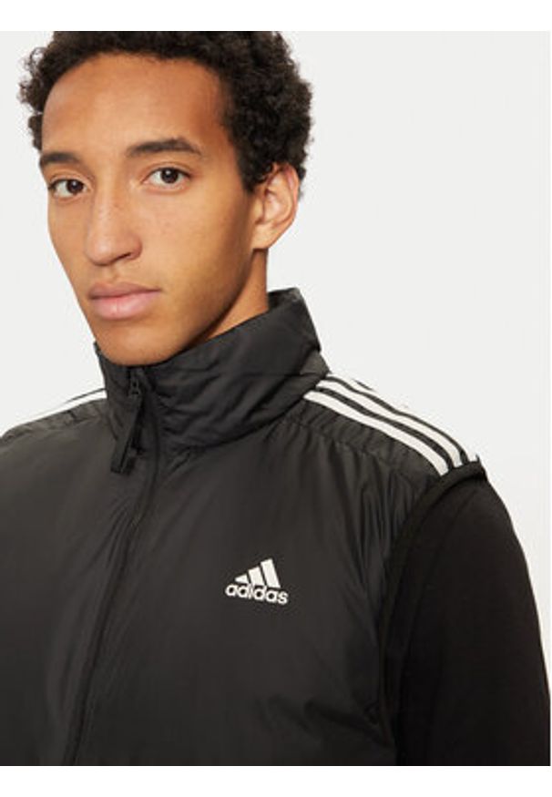 Adidas - adidas Kamizelka Essentials IZ0505 Czarny Regular Fit. Kolor: czarny. Materiał: syntetyk