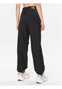 Calvin Klein Jeans Spodnie materiałowe J20J221859 Czarny Regular Fit. Kolor: czarny. Materiał: materiał, syntetyk #3