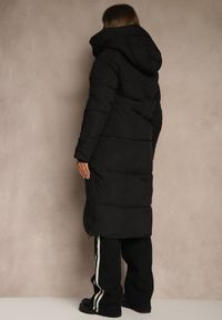 Renee - Czarna Zimowa Kurtka z Pikowanymi Przeszyciami Kapturem i Suwakami Gionea. Okazja: na spacer. Kolor: czarny. Materiał: jeans. Sezon: zima
