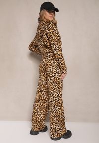 Renee - Jasnobrązowy Komplet Dresowy w Panterkowy Print Bluza i Spodnie o Szerokim Kroju Zelhira. Kolor: brązowy. Materiał: dresówka. Wzór: nadruk #3