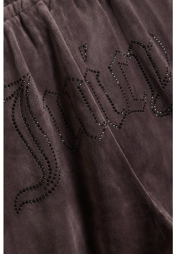 Juicy Couture - JUICY COUTURE Czekoladowe spodnie dresowe damskie z cyrkoniami Tina Outline, Rozmiar S. Kolor: brązowy. Materiał: dresówka