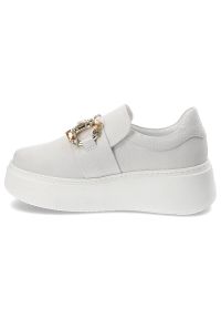 CheBello - Białe Sneakersy Chebello Stylowe Obuwie Damskie Na Platformie. Okazja: na uczelnię. Kolor: biały. Materiał: jeans, materiał. Wzór: aplikacja. Obcas: na platformie #10