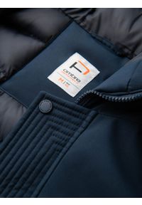 Ombre Clothing - Długa sezonowa kurtka męska w stylu outdoorowym – granatowa V2 - Rozmiar: L. Typ kołnierza: kaptur. Kolor: niebieski. Materiał: guma, tkanina, poliester, materiał, syntetyk. Długość: długie. Wzór: aplikacja #7