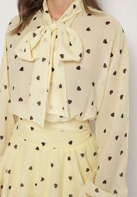 Born2be - Żółta Rozkloszowana Sukienka z Rękawami Typu Nietoperz i Wiązaniem Miriviela. Okazja: na co dzień. Kolor: żółty. Materiał: jeans. Typ sukienki: proste. Styl: casual, klasyczny #2