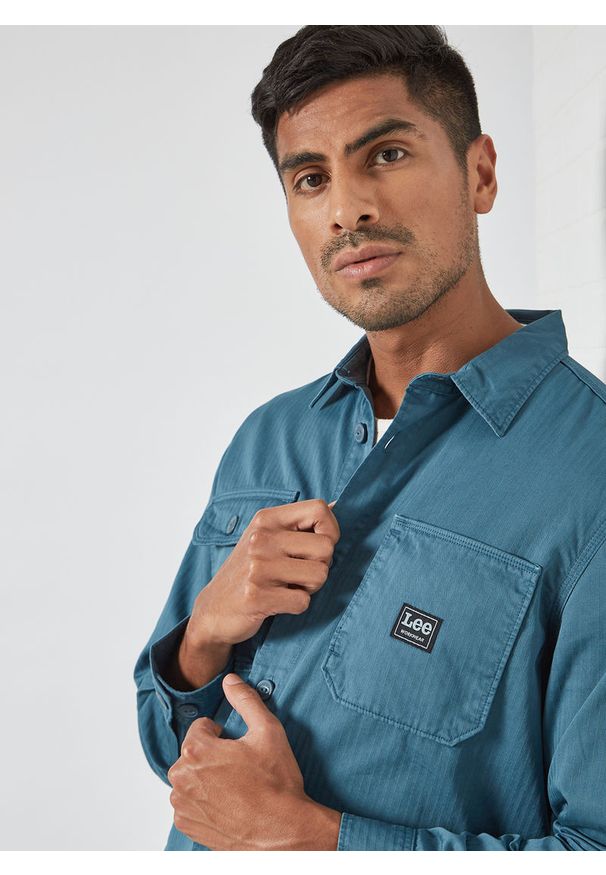 Lee - LEE BOX POCKET OVERSHIRT MĘSKA KOSZULA MATERIAŁOWA TEAL L68LQPQO 112117197. Materiał: materiał