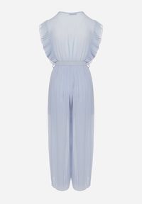 Born2be - Jasnoniebieski Plisowany Kombinezon z Szerokimi Nogawkami i Wiązanym Paskiem Audra. Okazja: na co dzień. Kolor: niebieski. Sezon: wiosna, lato. Styl: elegancki, casual #6