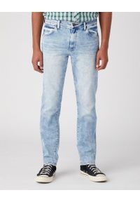 Wrangler - WRANGLER LARSTON MĘSKIE SPODNIE JEANSOWE DUSKY CLOUD W18SYJZ53