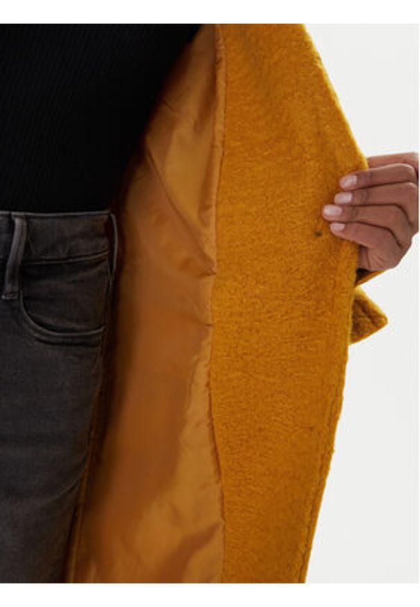 Vero Moda Płaszcz zimowy Anny Jolie 10333555 Żółty Regular Fit. Kolor: żółty. Materiał: syntetyk. Sezon: zima