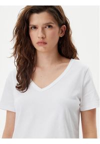 GAP - Gap T-Shirt 740140-02 Biały Regular Fit. Kolor: biały. Materiał: bawełna #4
