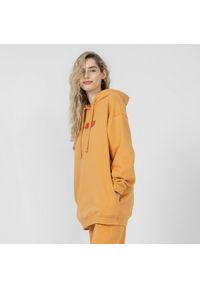 outhorn - Bluza oversize z kapturem damska - żółta. Okazja: na co dzień. Typ kołnierza: kaptur. Kolor: żółty. Materiał: bawełna, dresówka, poliester, dzianina. Wzór: nadruk. Styl: casual #3