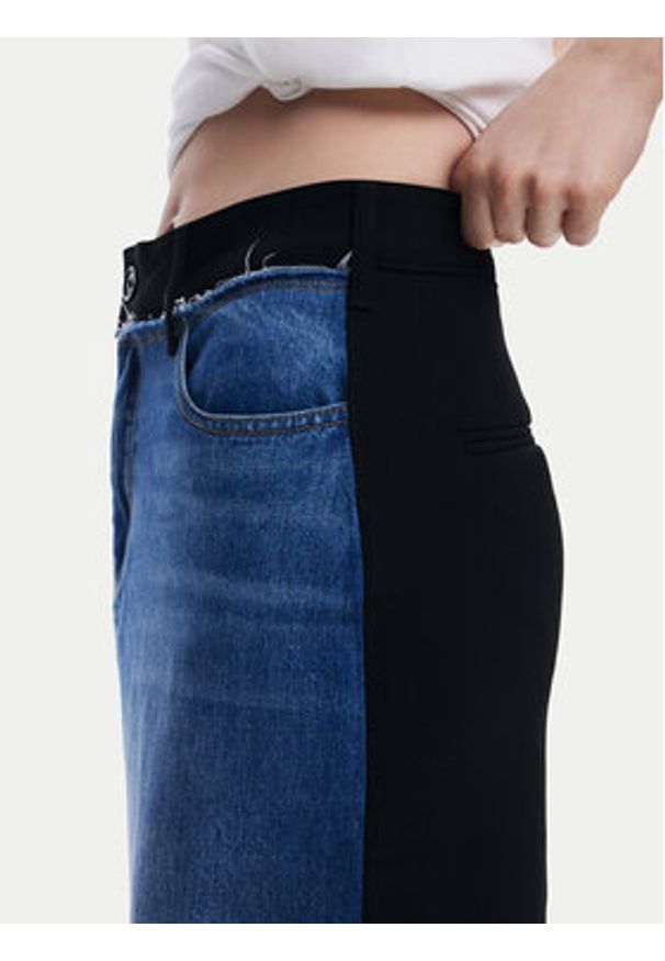 Desigual Spódnica jeansowa 25SWFD02 Niebieski Regular Fit. Kolor: niebieski. Materiał: bawełna
