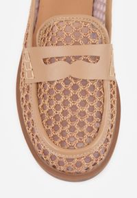 Renee - Ciemnobeżowe Siateczkowe Mokasyny VICES Zdobione Plecionką Aridenah. Okazja: na spacer. Kolor: beżowy. Materiał: len. Wzór: aplikacja. Sezon: wiosna, lato. Styl: elegancki #5