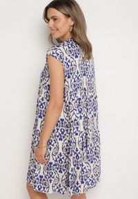 Born2be - Niebieska Bawełniane Sukienka o Rozkloszowanym Kroju Ozdobiona Falbanką Linola. Okazja: na co dzień. Kolor: niebieski. Materiał: bawełna. Wzór: aplikacja. Sezon: lato. Styl: elegancki, casual