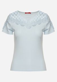 Born2be - Jasnoniebieski Bawełniany T-shirt z Koronkowymi Wstawkami Zaredira. Okazja: na co dzień. Kolor: niebieski. Materiał: bawełna, koronka. Wzór: koronka. Styl: klasyczny, elegancki, casual #4