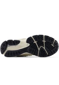 Buty unisex New Balance M1906REL – beżowe. Kolor: beżowy. Materiał: skóra, syntetyk, materiał, guma. Szerokość cholewki: normalna. Sport: turystyka piesza #4