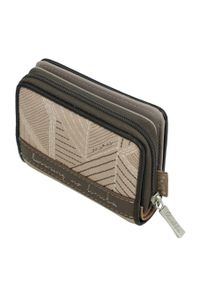 Portfel damski Anekke, z efektownym nadrukiem i metalowym logo zapinany na suwak wyposażony w przegrody na karty kieszeń na monety, brązowy, 42809-90. Kolor: brązowy. Wzór: nadruk #4