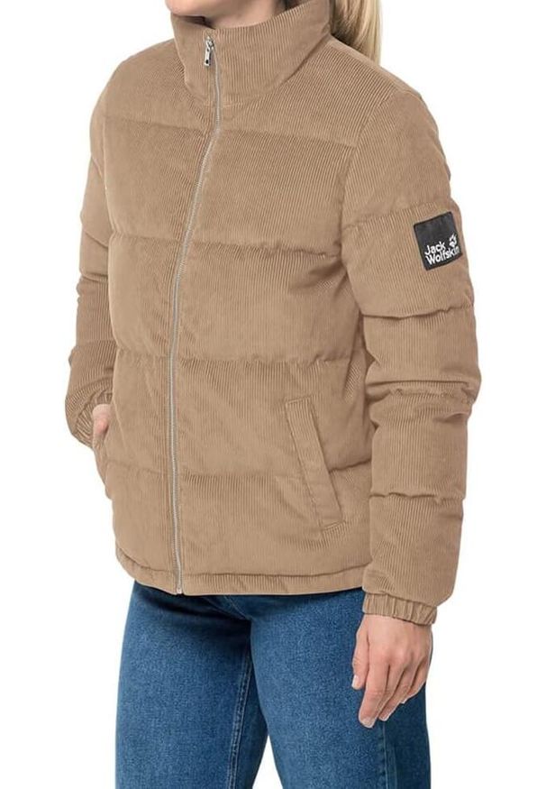 Kurtka zimowa damska Jack Wolfskin Nature Corduroy. Kolor: brązowy. Materiał: bawełna. Sezon: zima. Sport: turystyka piesza