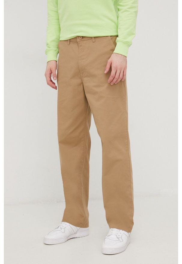 Lee spodnie męskie kolor beżowy w fasonie chinos. Kolor: beżowy. Materiał: lycra, bawełna, materiał, tkanina. Wzór: gładki