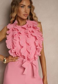Renee - Różowy Kombinezon Koktajlowy z Żabotem Materiałowym Paskiem i Szerokimi Nogawkami Venelsea. Kolor: różowy. Materiał: materiał. Sezon: lato. Styl: wizytowy