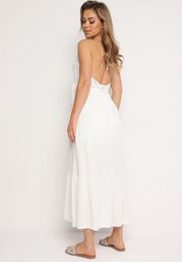 Born2be - Biała Wiskozowa Sukienka w Stylu Boho z Wiązaniem na Szyi Risalinda. Okazja: na co dzień, na plażę. Kolor: biały. Materiał: wiskoza. Wzór: aplikacja. Sezon: lato. Styl: boho #3
