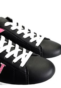 Trussardi Jeans Sneakersy | 79A00387 | Kobieta | Czarny, Różowy. Nosek buta: okrągły. Kolor: czarny, różowy, wielokolorowy. Materiał: skóra ekologiczna. Wzór: aplikacja