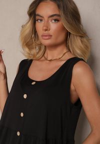 Renee - Czarna Rozkloszowana Sukienka na Szerokich Ramiączkach Zdobiona Guzikami Saniraya. Kolor: czarny. Materiał: jeans. Długość rękawa: na ramiączkach. Wzór: aplikacja. Typ sukienki: rozkloszowane #4