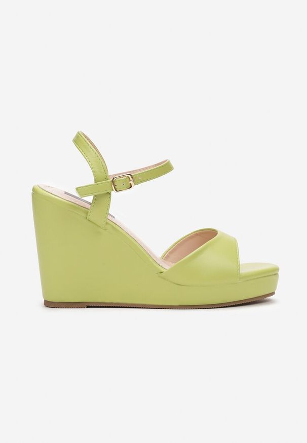 Born2be - Zielone Sandały na Koturnie ze Sprzączką Arlenina. Zapięcie: sprzączka. Kolor: zielony. Obcas: na koturnie