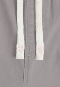 Born2be - Szare Bawełniane Jeansy Typu Mom Fit z Wysokim Stanem i Sznurkiem Viviarinia. Okazja: na co dzień. Stan: podwyższony. Kolor: szary. Styl: casual #2