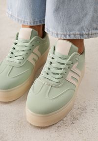 Born2be - Zielone Sneakersy Kultowe Tenisówki na Platformie Hlalna. Kolor: zielony. Materiał: jeans. Szerokość cholewki: normalna. Sezon: wiosna. Obcas: na platformie #4