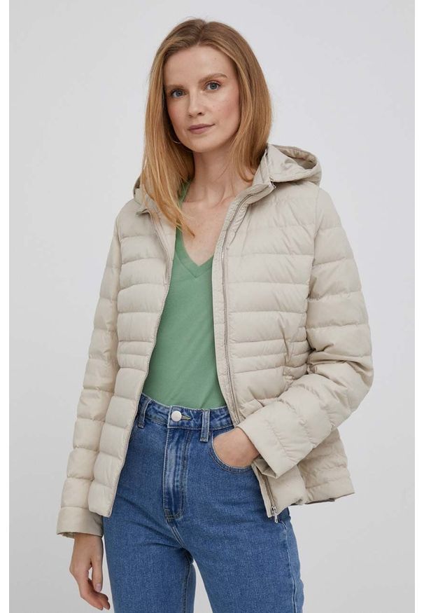 TOMMY HILFIGER - Tommy Hilfiger kurtka puchowa damska kolor beżowy przejściowa. Kolor: beżowy. Materiał: puch