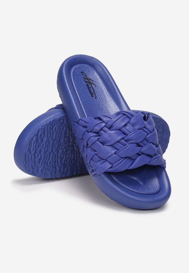 Born2be - Niebieskie Klapki Ismameia. Okazja: na co dzień, na plażę. Kolor: niebieski. Materiał: guma. Wzór: aplikacja. Styl: casual