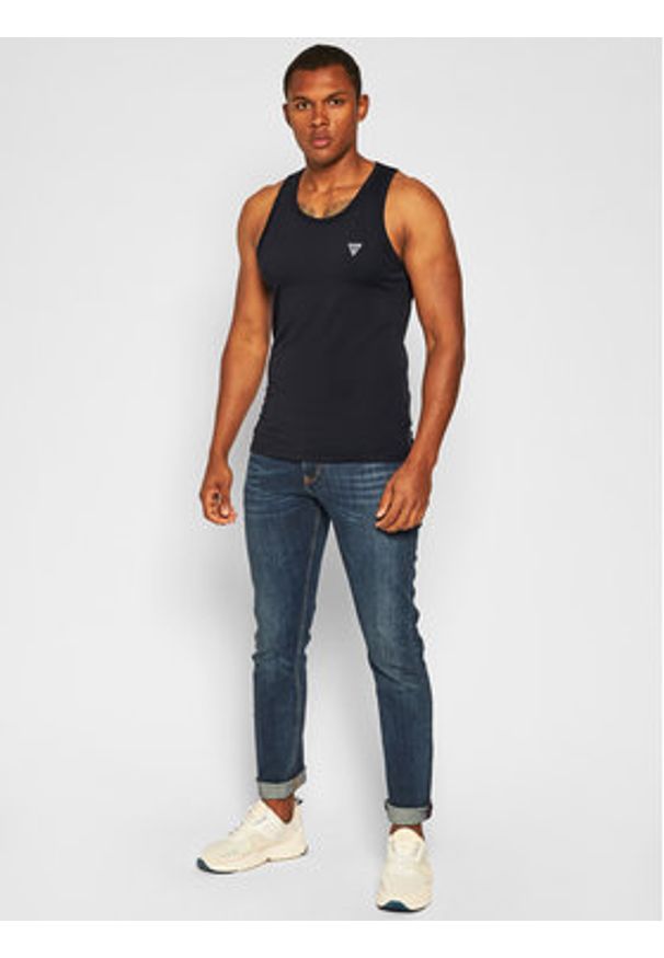 Guess Tank top U97M02 JR003 Czarny Regular Fit. Kolor: czarny. Materiał: bawełna
