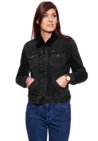 Wrangler - DAMSKA KURTKA JEANSOWA WRANGLER DENIM SHERPA JACKET ALL BLACK W402UD899. Materiał: jeans, denim. Wzór: jednolity #2