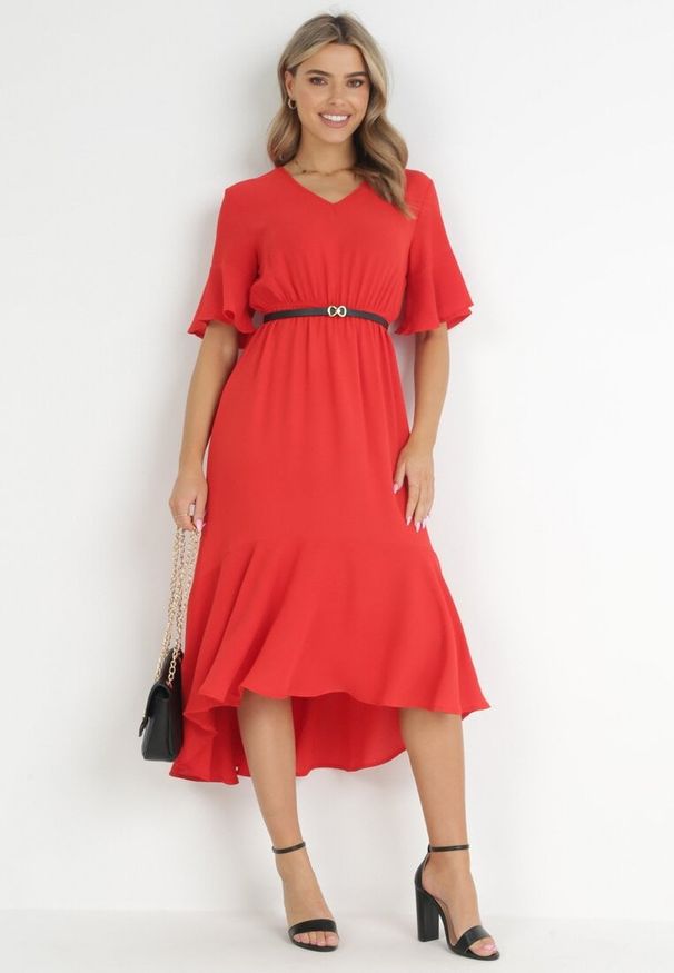 Born2be - Czerwona Sukienka Stamorus. Typ kołnierza: kołnierz z falbankami. Kolor: czerwony. Długość rękawa: krótki rękaw. Wzór: aplikacja. Styl: klasyczny. Długość: midi