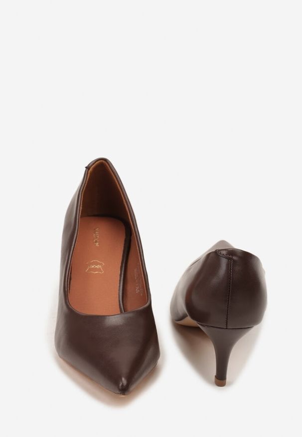 Born2be - Ciemnobrązowe Czółenka Vices na Kaczuszce z Wkładką ze Skóry Naturalnej Amorrise. Okazja: na co dzień. Kolor: brązowy. Materiał: skóra. Wzór: kwiaty. Obcas: na szpilce. Styl: casual, elegancki