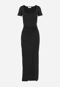 Born2be - Czarna Taliowana Sukienka z Wiskozą z Marszczeniem Milasela. Kolor: czarny. Materiał: wiskoza. Styl: klasyczny, elegancki